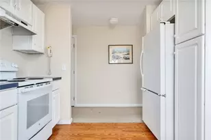 110 Houston Ave, Narragansett, RI 02882 - Photo 11