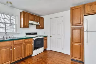 110 Houston Ave, Narragansett, RI 02882 - Photo 27