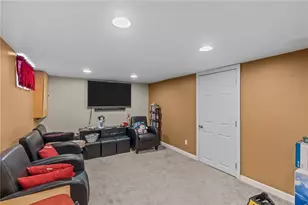 19 Annette Ave, Pawtucket, RI 02861 - Photo 27