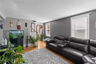 19 Annette Ave, Pawtucket, RI 02861 - Photo 3