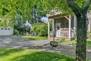 8 Johnson Ct, Newport, RI 02840 - Photo 3