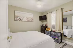 9 Bacheller St, Newport, RI 02840 - Photo 5
