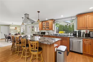 17 Morpheus Dr, Cumberland, RI 02864 - Photo 9