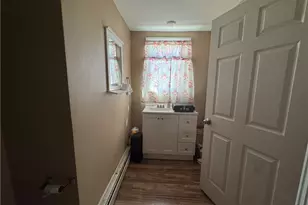 261 Admiral St, Providence, RI 02908 - Photo 9
