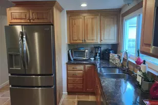 26 Potomac Rd, Warwick, RI 02888 - Photo 7