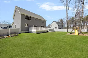 25 Kristin Dr, Cranston, RI 02921 - Photo 3