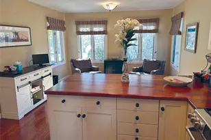 15 Hammersmith Rd, Newport, RI 02840 - Photo 5