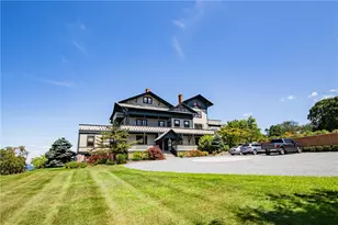 35 Chastellux Ave, Newport, RI 02840 - Photo 23