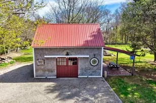 433 E Rd, Tiverton, RI 02878 - Photo 9