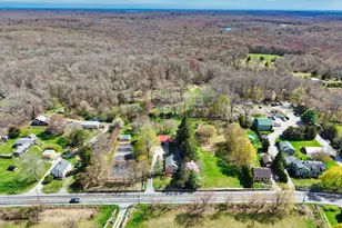 433 E Rd, Tiverton, RI 02878 - Photo 3