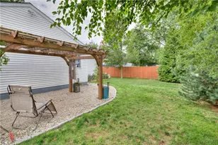 333 Greenwood Ave, Warwick, RI 02886 - Photo 25