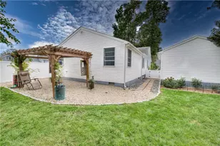 333 Greenwood Ave, Warwick, RI 02886 - Photo 27