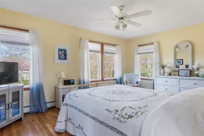 10 Parkman Avenue, Narragansett, RI 02882 - Photo 19