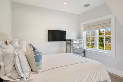 424 Third Beach Road, Middletown, RI 02842 - Photo 35