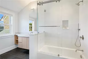 424 3rd Beach Rd, Middletown, RI 02842 - Photo 39