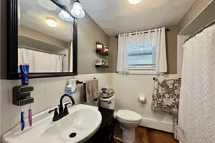 142 Carter Ave, Pawtucket, RI 02861 - Photo 11