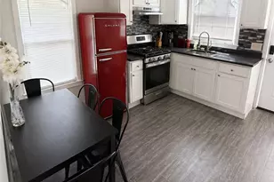 85 Pleasant St, Warwick, RI 02886 - Photo 3