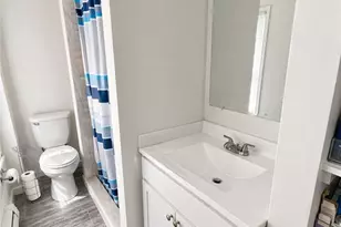 85 Pleasant St, Warwick, RI 02886 - Photo 9