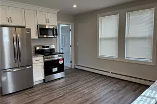 13 Ethel St, Blackstone, MA 01504 - Photo 5