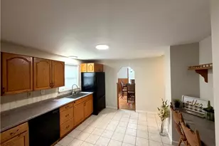 714 Willett Ave, East Providence, RI 02915 - Photo 5