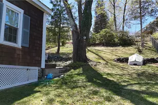 24 Harrison St, Bristol, RI 02809 - Photo 9