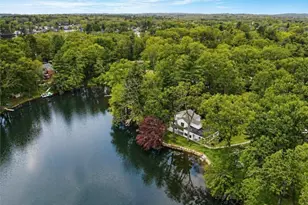 24 Breezy Knoll Rd, Smithfield, RI 02828 - Photo 3