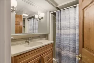 121 Prospect St, Warwick, RI 02886 - Photo 27