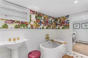 11 Eustis Ave, Newport, RI 02840 - Photo 25