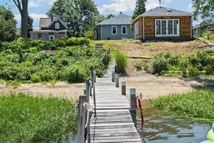 1102 Buttonwoods Ave, Warwick, RI 02886 - Photo 15
