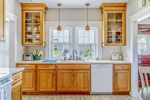 1102 Buttonwoods Ave, Warwick, RI 02886 - Photo 7