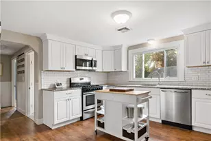 52 Merle St, Warwick, RI 02889 - Photo 9