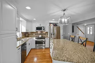 38 Angela Ave, Cranston, RI 02921 - Photo 23