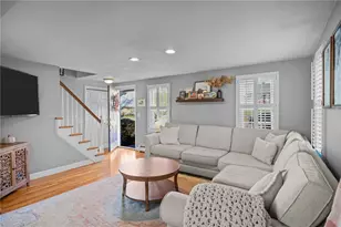 38 Angela Ave, Cranston, RI 02921 - Photo 15
