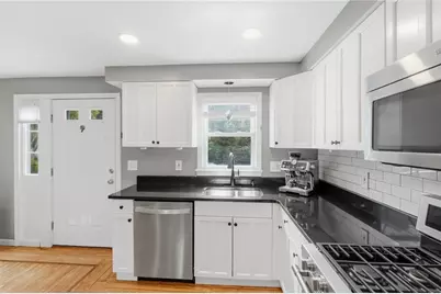 91 Evergreen Street, Providence, RI 02906 - Photo 11