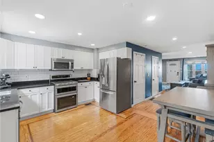 91 Evergreen St, Providence, RI 02906 - Photo 9