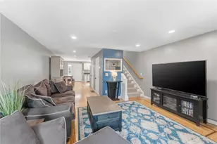 91 Evergreen St, Providence, RI 02906 - Photo 7