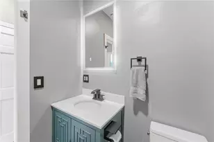 91 Evergreen St, Providence, RI 02906 - Photo 35
