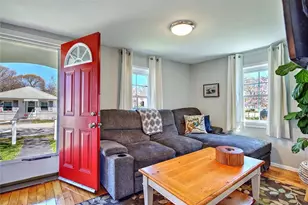 40 Northup St, Warwick, RI 02889 - Photo 3