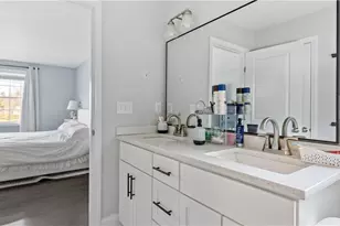 488 Long St, Warwick, RI 02886 - Photo 21