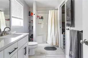 488 Long St, Warwick, RI 02886 - Photo 19