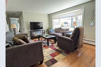 132 Scenic Drive, Cranston, RI 02920 - Photo 3