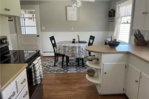 132 Scenic Dr, Cranston, RI 02920 - Photo 15