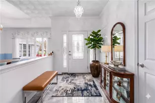 136 Rome Ct, Cranston, RI 02921 - Photo 7