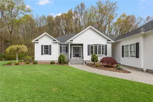 136 Rome Ct, Cranston, RI 02921 - Photo 5