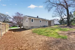45 Winthrop Rd, Warwick, RI 02888 - Photo 5