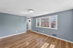 45 Winthrop Rd, Warwick, RI 02888 - Photo 9