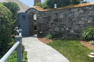 61 Ledge Rd, Newport, RI 02840 - Photo 35