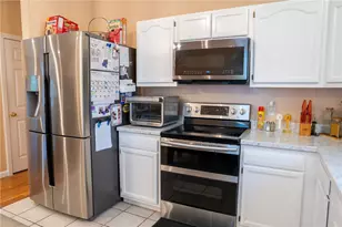 89 Dedham Ave, Providence, RI 02909 - Photo 5
