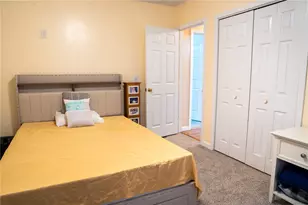 89 Dedham Ave, Providence, RI 02909 - Photo 15