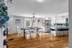 391 Valley Rd, Middletown, RI 02842 - Photo 3
